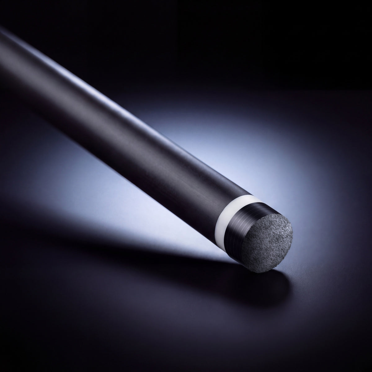 Shaft tip and white ferrule on the carbon fiber shaft